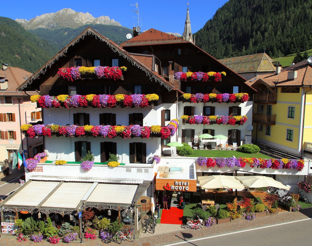 

Bologna - Val di Fassa, Montagna Italia - Active Hotel Ancora