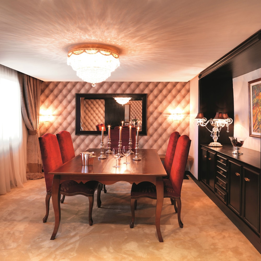 

Catania - Yasmine Hammamet - The Russelior