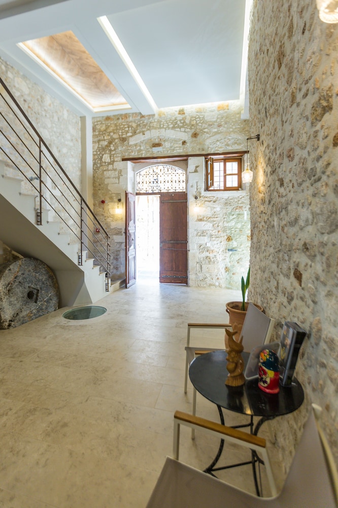 

Bologna - Adelianos Kampos - Casa Dei Delfini