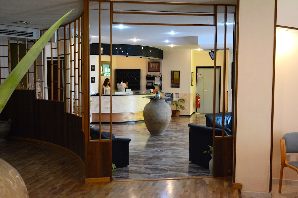

Napoli - Roccella Jonica - Castelvetere Hotel