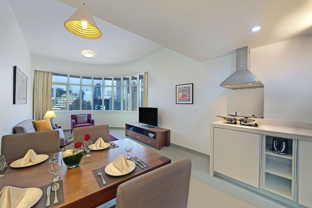 

Roma - Ash Shahaniya - The Curve Hotel
