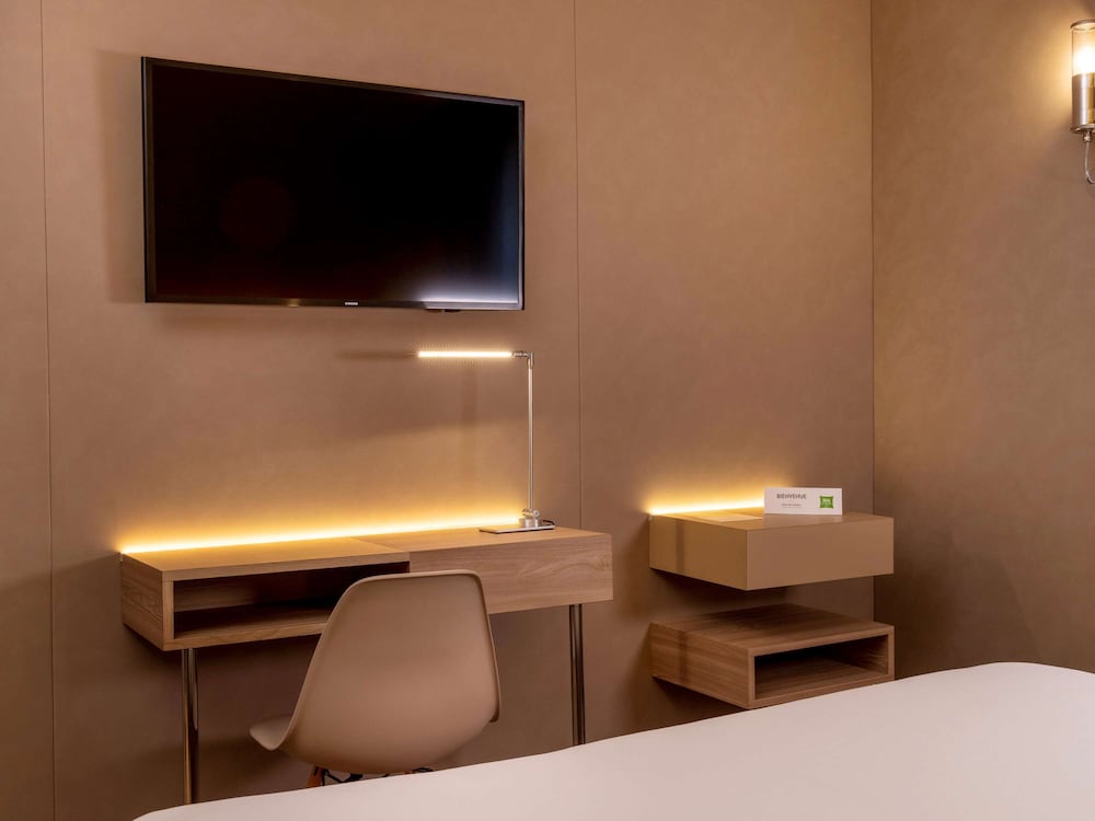 

Palermo - Paris Orly - ibis Styles Bourg La Reine
