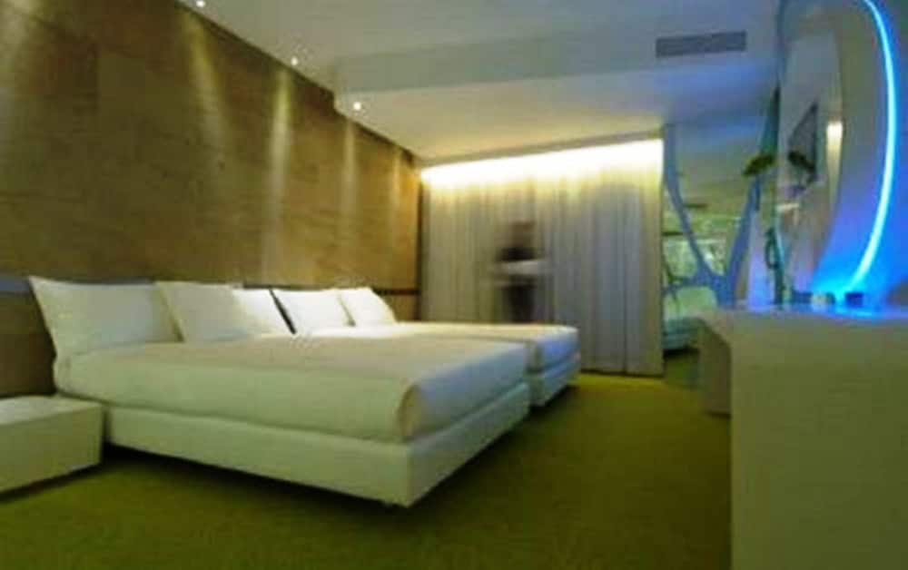 

Catania - Arezzo - A Point Arezzo Park Hotel