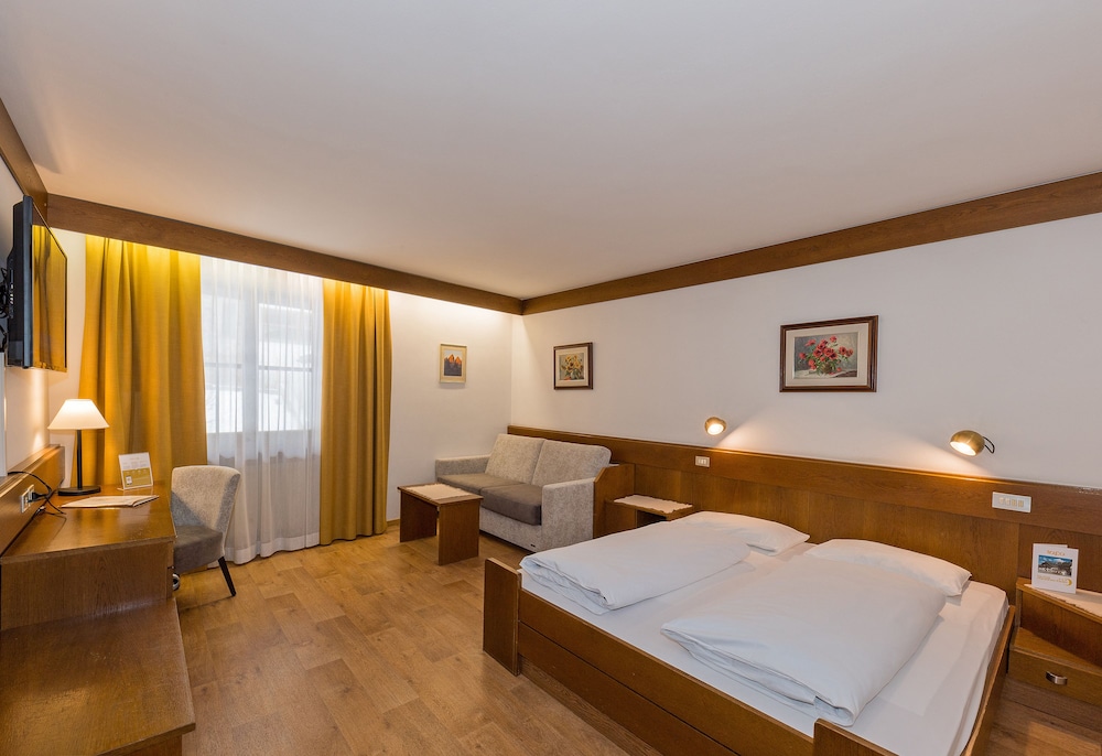 

Catania - San Candido - Hotel Mondschein