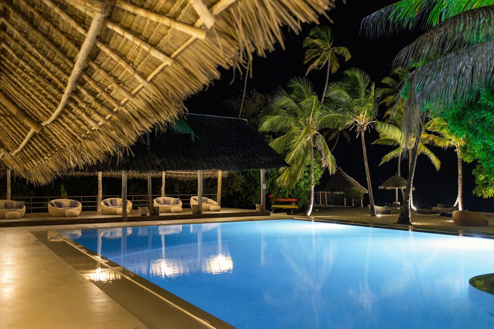 

Roma - Makunduchi - Blue Moon Resort