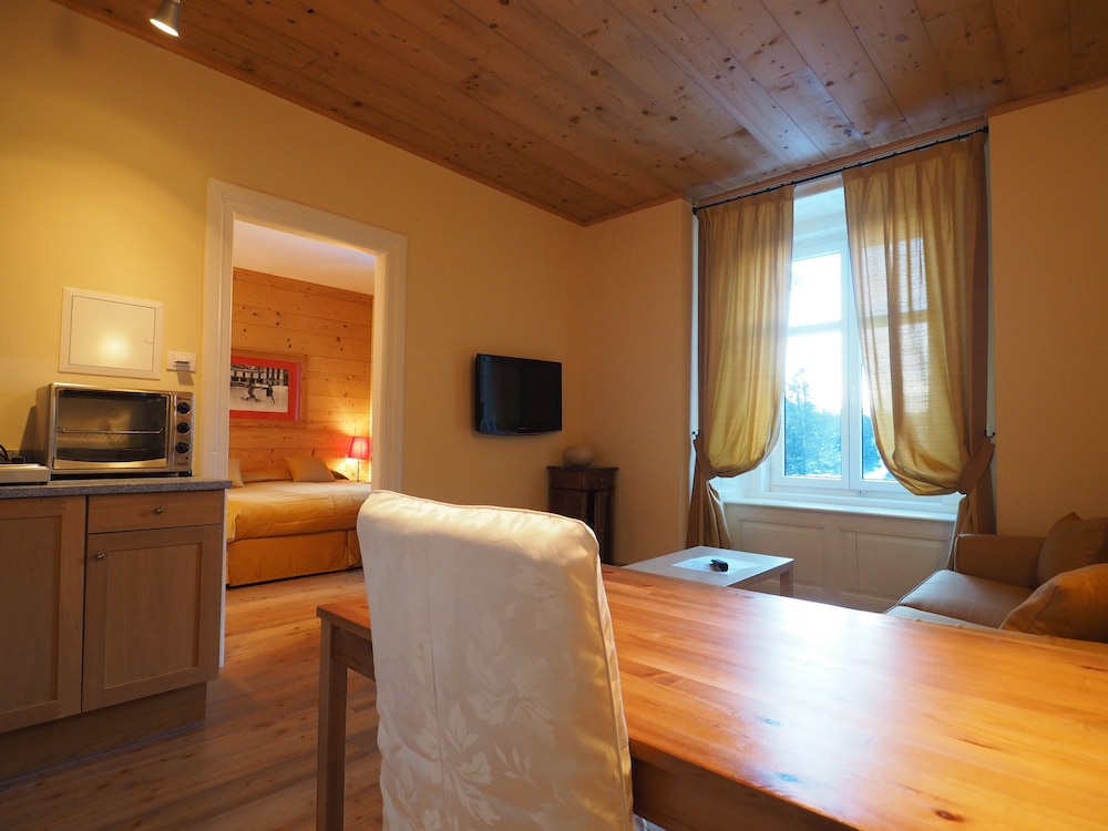 

Bari - St. Moritz, Montagna Svizzera - Maloja Palace Apartments