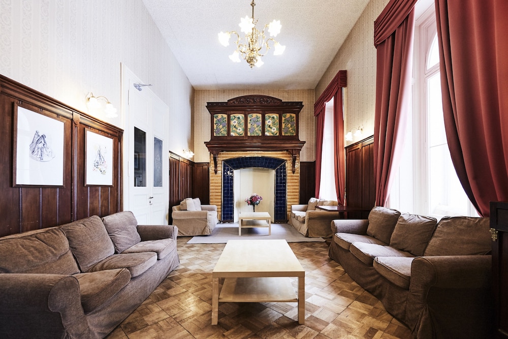 

Bari - Bivio - Maloja Palace Apartments