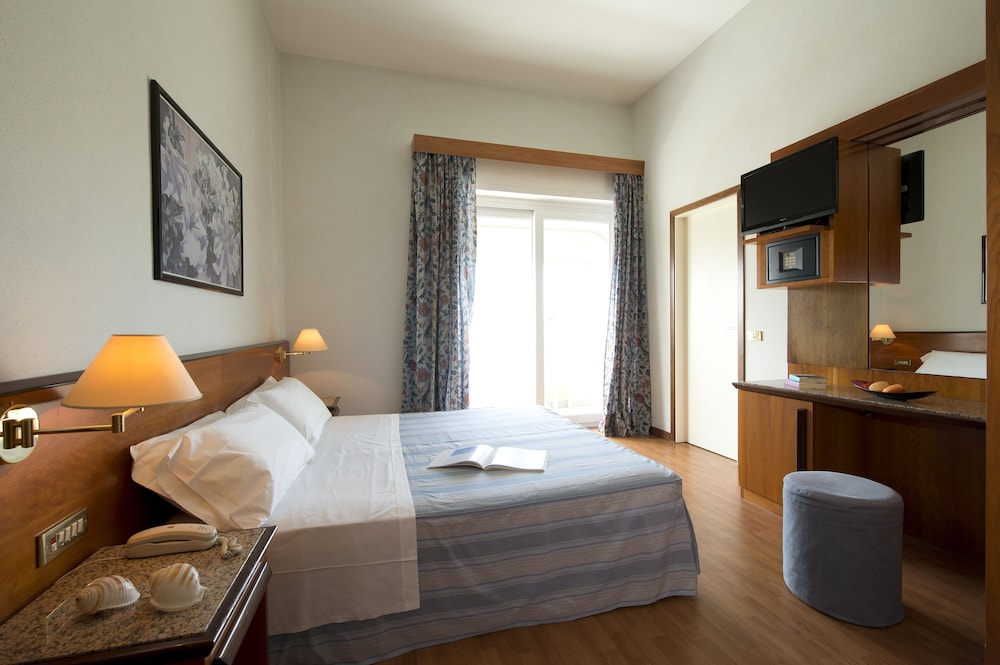 

Bari - Viareggio - Giulia Hotel