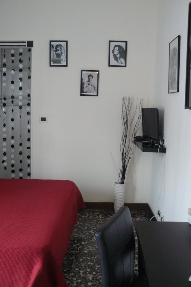 

Brindisi - Caselle Torinese - Hotel Vittoriano