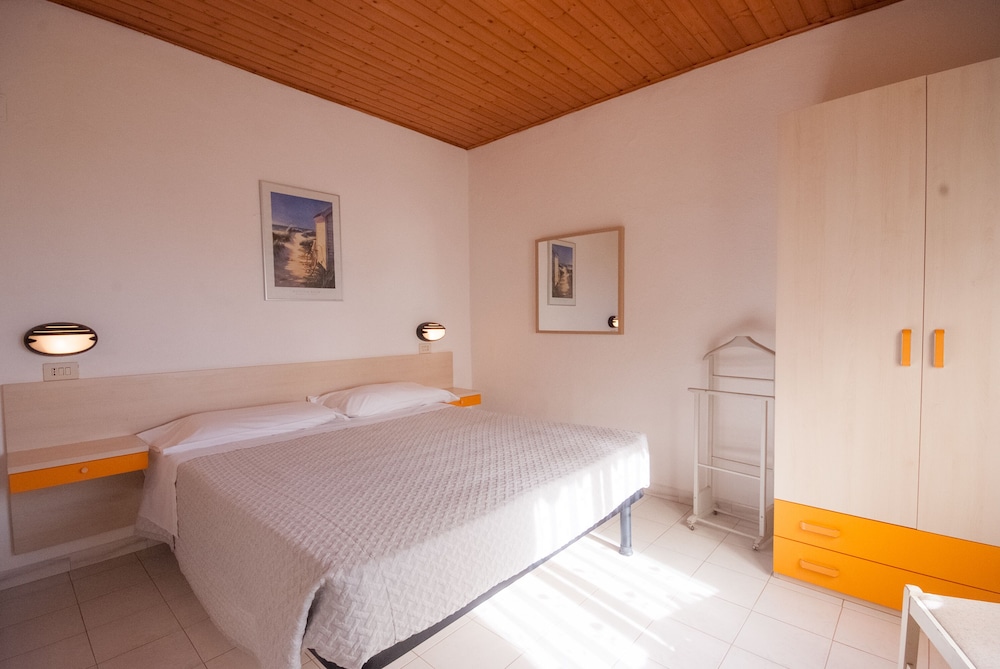 

Milano - Portoferraio - Residence La Valdana
