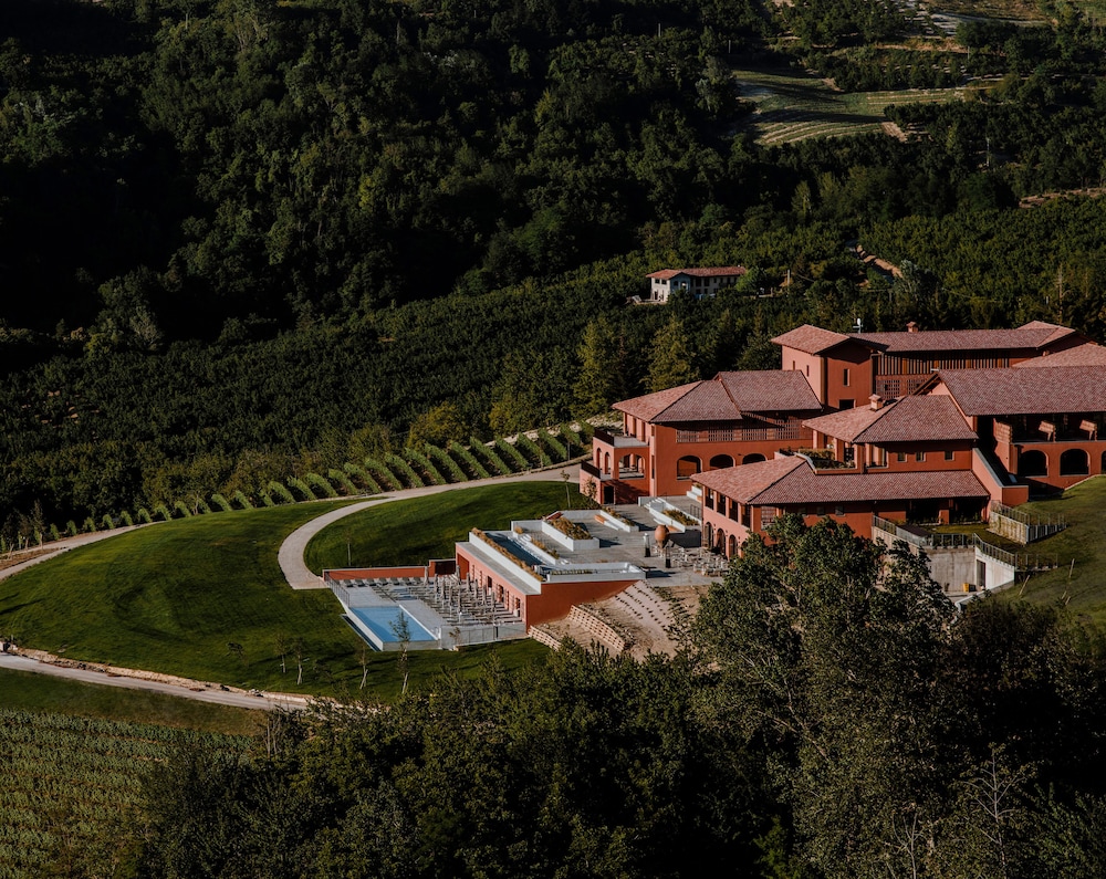 

Milano - Barolo - Casa di Langa