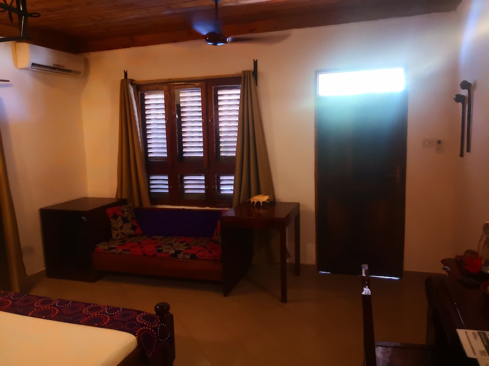 

Firenze - Pwani Mchangani - Mambo Ocean Resort