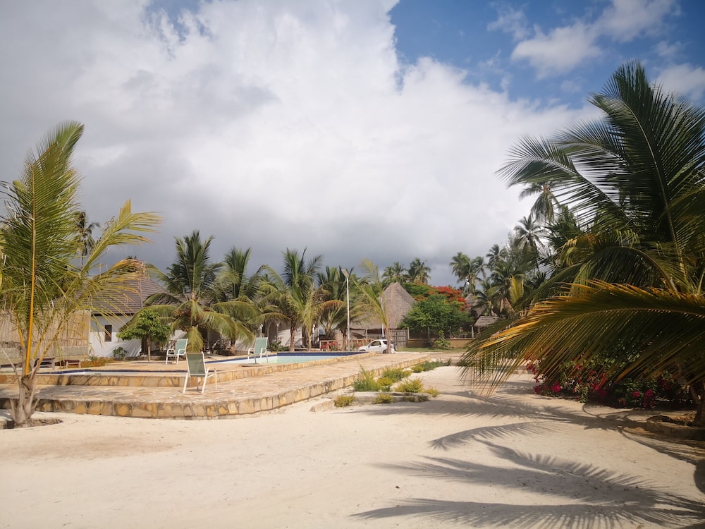 

Napoli - Pwani Mchangani - Mambo Ocean Resort