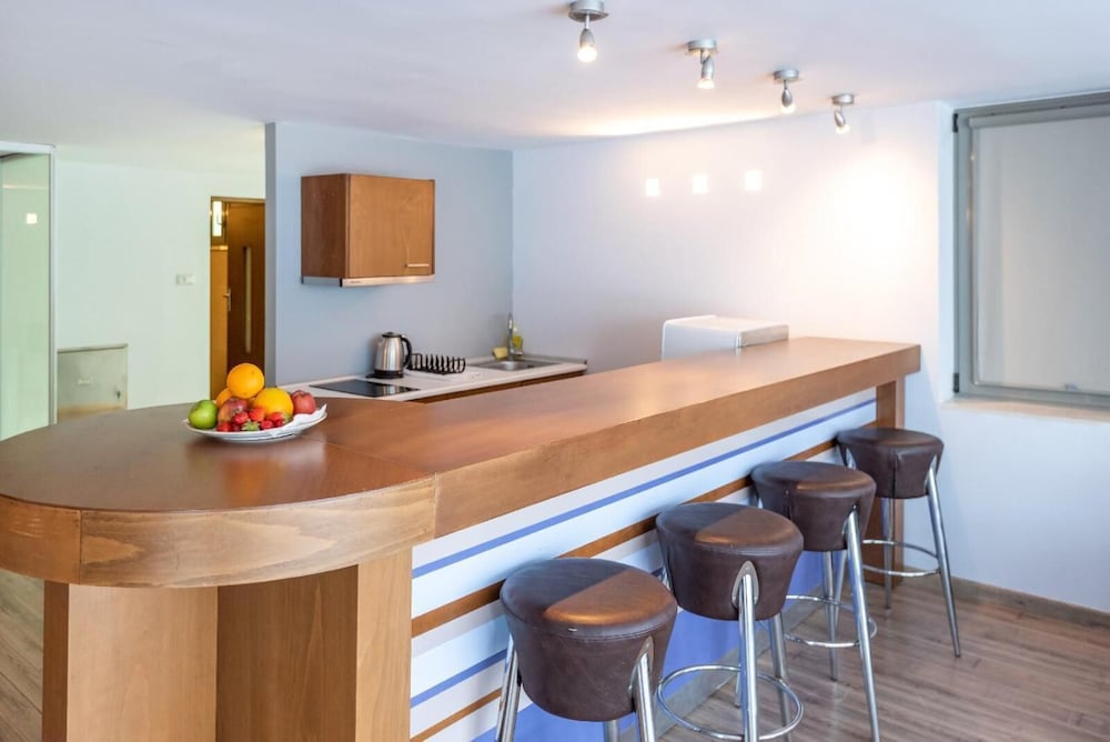 

Bari - Kos - Triton Boutique Hotel
