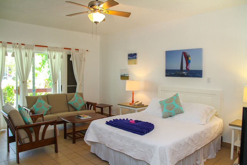 

Roma - St. John's - Antigua Village Beach Resort
