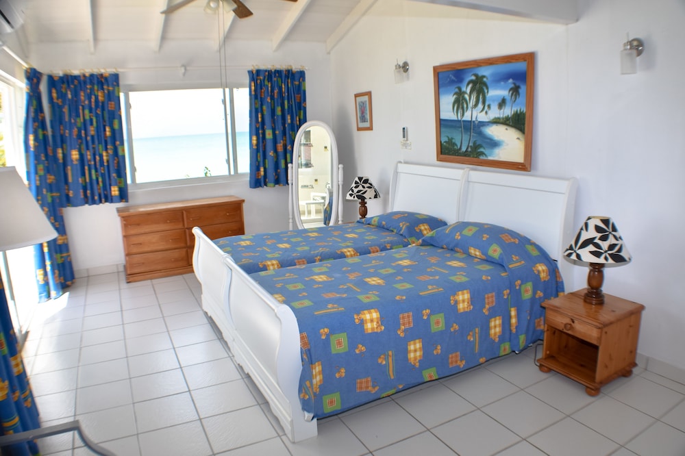 

Roma - St. John's - Antigua Village Beach Resort