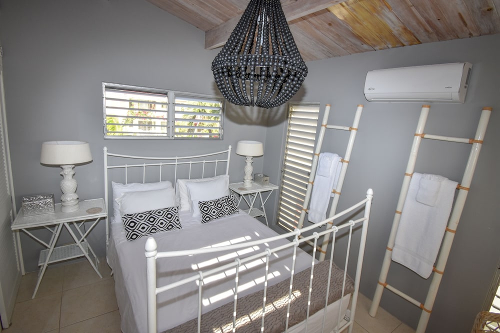 

Milano - Dickenson Bay - Antigua Village Beach Resort