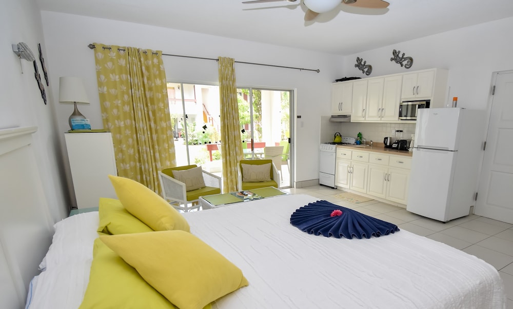 

Verona - St. John's - Antigua Village Beach Resort
