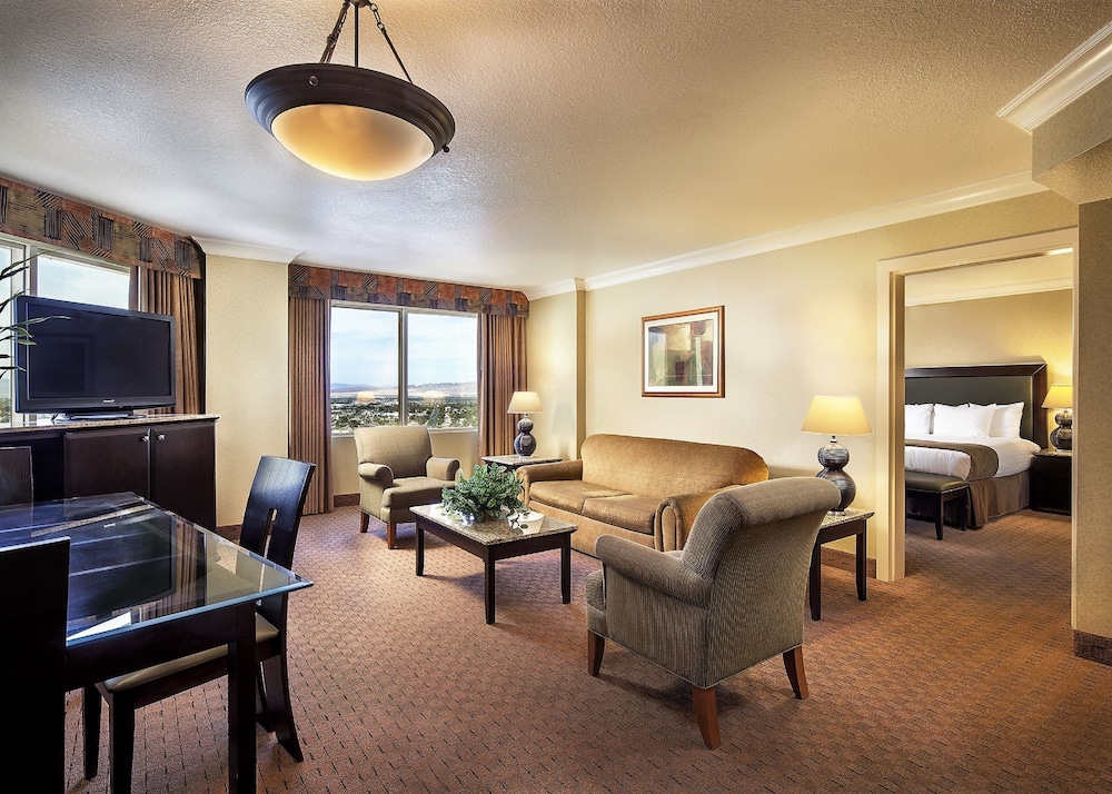 

Bologna - Las Vegas (NV) - The STRAT Hotel, Casino & SkyPod