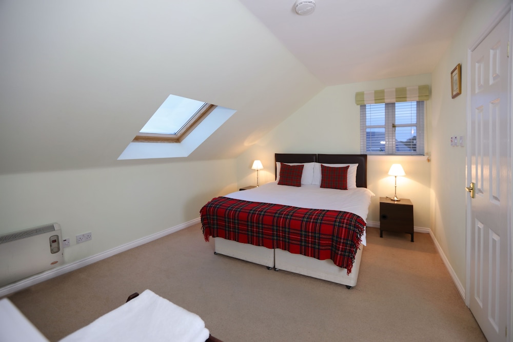 

Bologna - Stirling - Hillhead Farm Lets