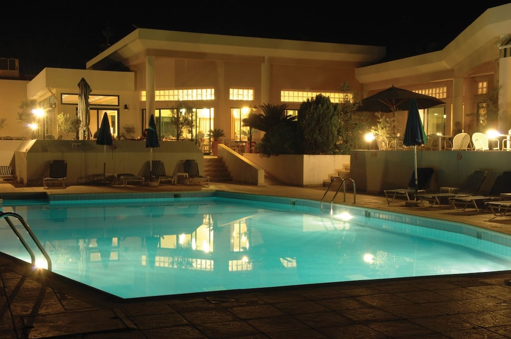 

Roma - Polis - Natura Beach Hotel and Villas