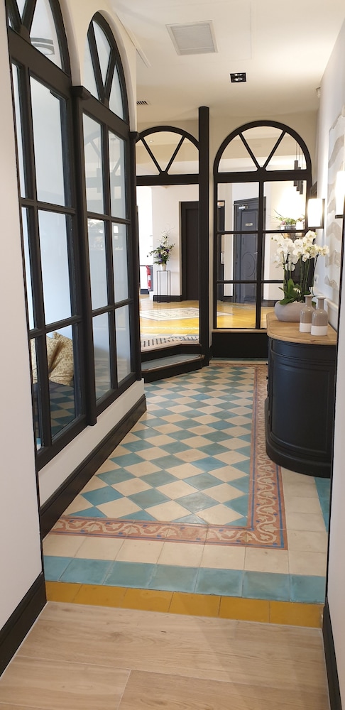 

Napoli - Saint-Raphaël, Provence-Alpes-Côte d'Azur - Hôtel l'Arena