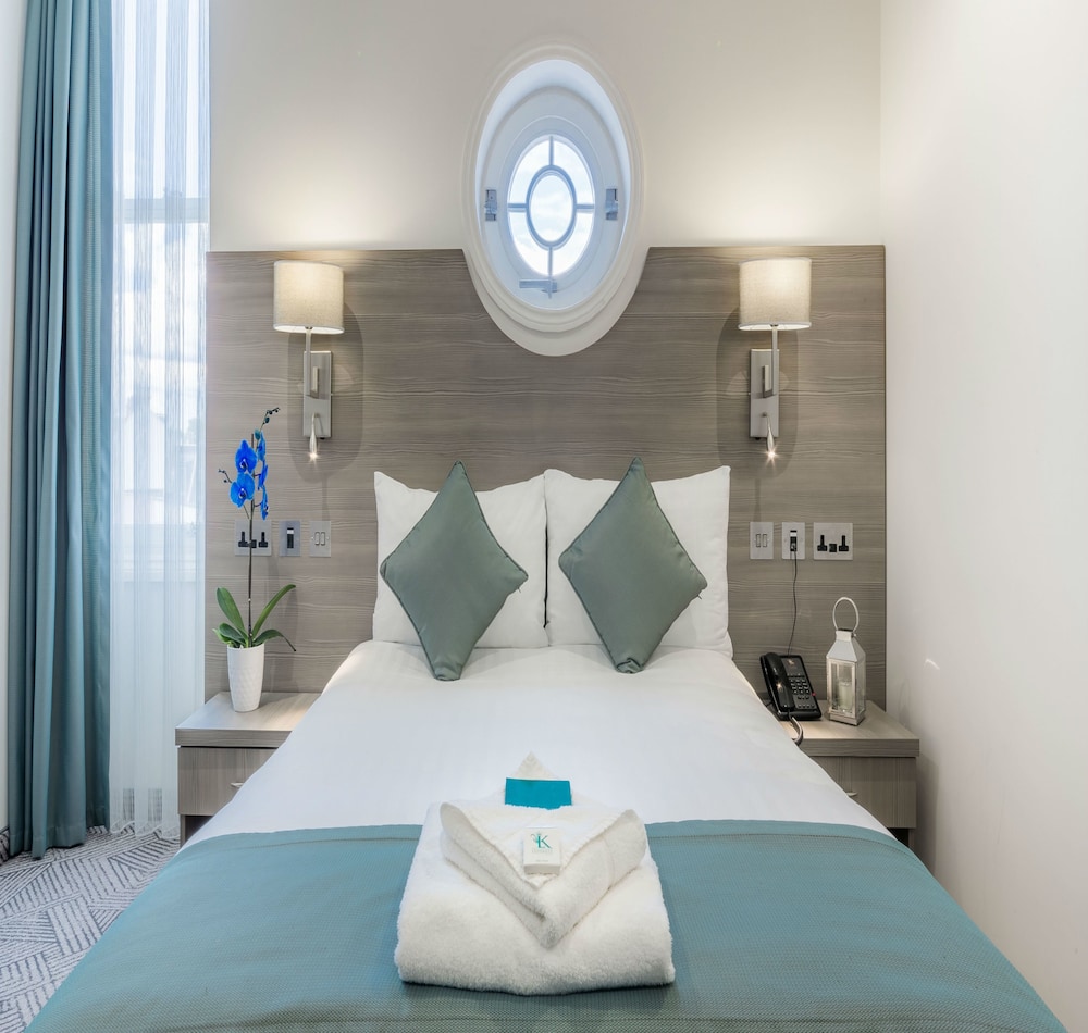 

Venezia - Barking - The Lion & Key Hotel