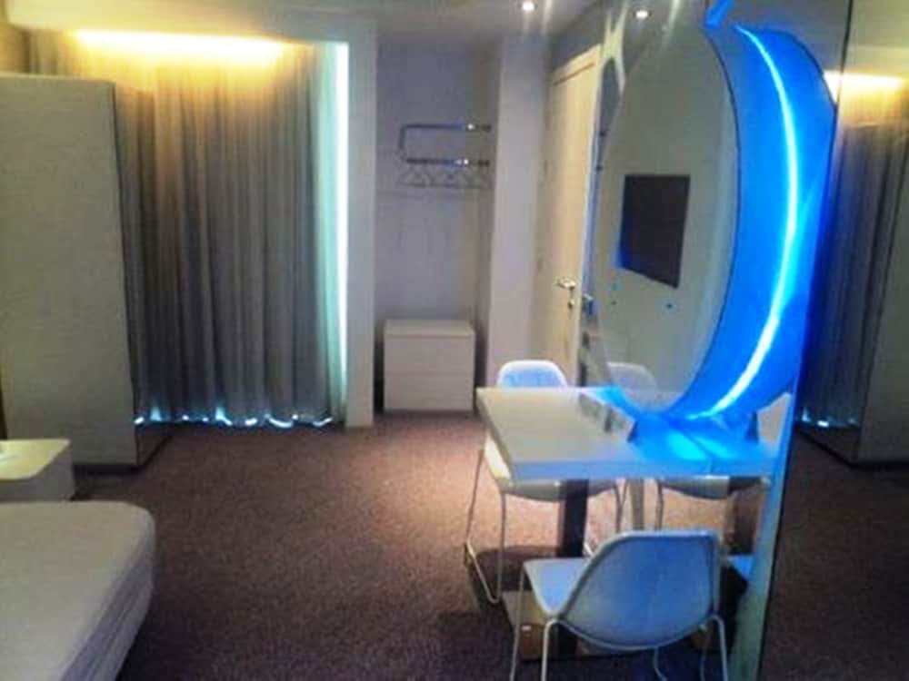 

Palermo - Arezzo - A Point Arezzo Park Hotel