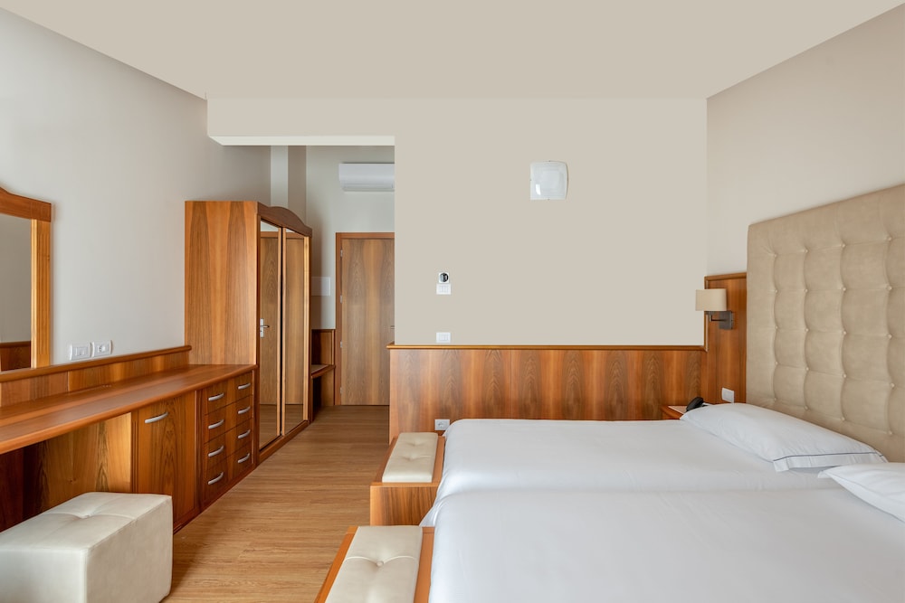 

Napoli - Lazise - Hotel Centrale