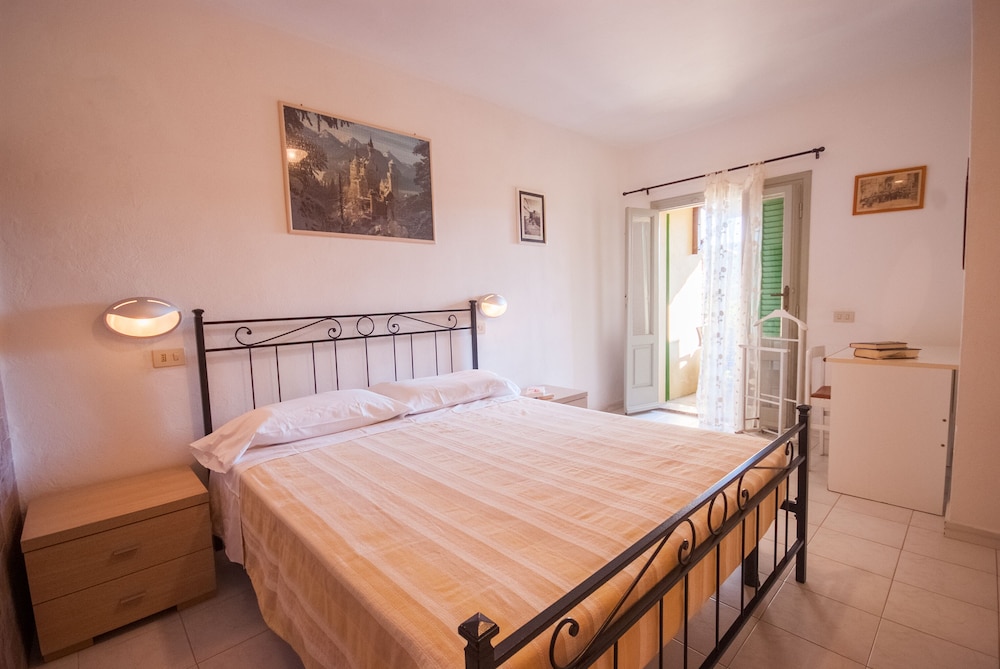 

Napoli - Rio dellʼElba - Residence La Valdana
