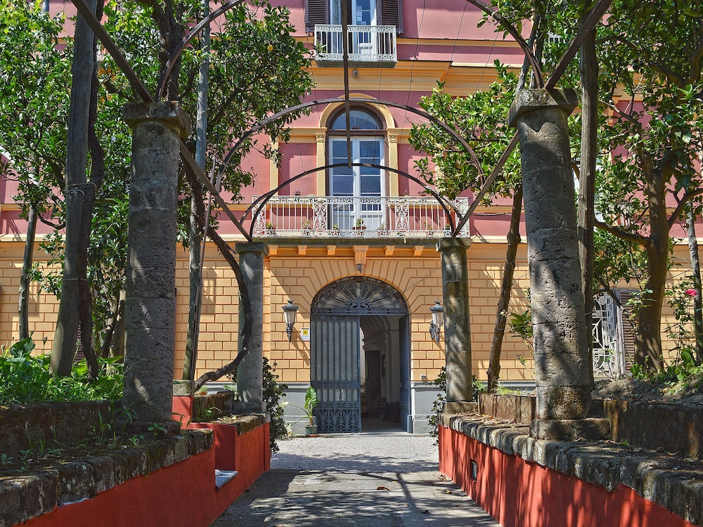

Milano - Sant'Agnello - The Secret Garden Relais