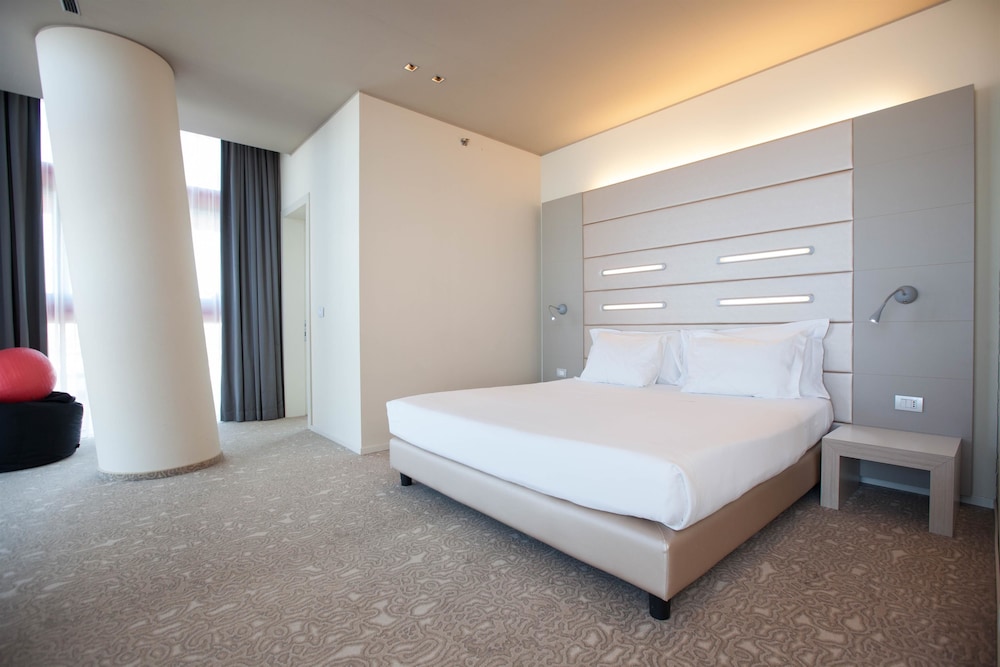 

Napoli - Padova - Best Western Plus Net Tower Hotel Padova