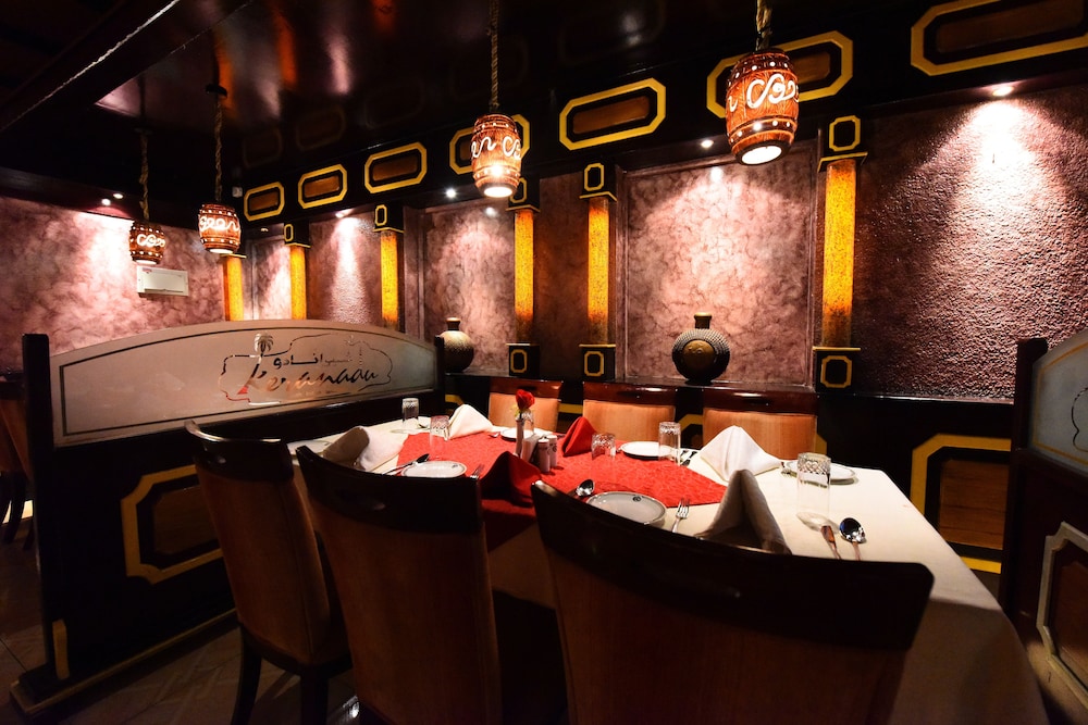

Milano - Seeb - Al Bahjah Hotel