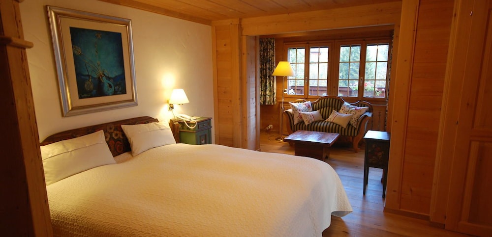 

Bari - Gstaad - Hotel Alpenrose mit Gourmet-Restaurant Azalée