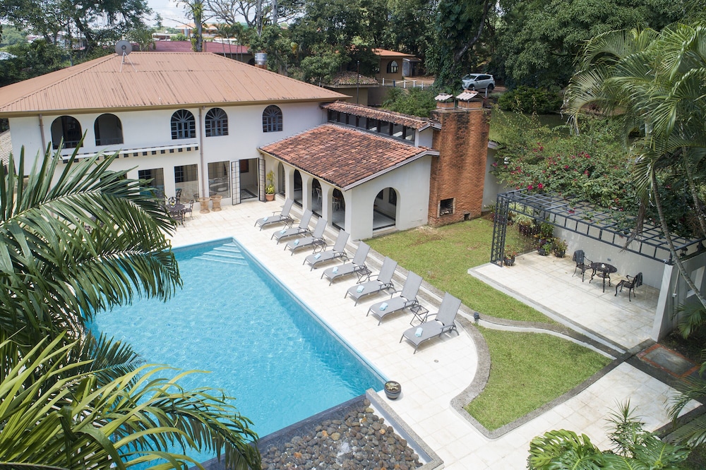 

Milano - Grecia - Villa San Ignacio