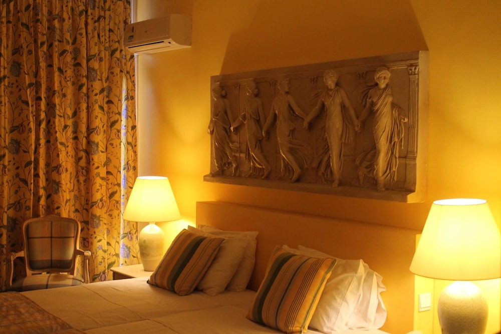 

Bari - Limassol - The Caravel Hotel