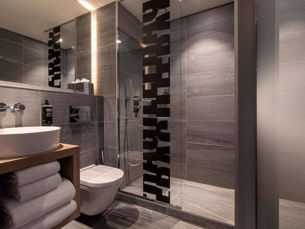 

Genova - Paris Orly - ibis Styles Bourg La Reine
