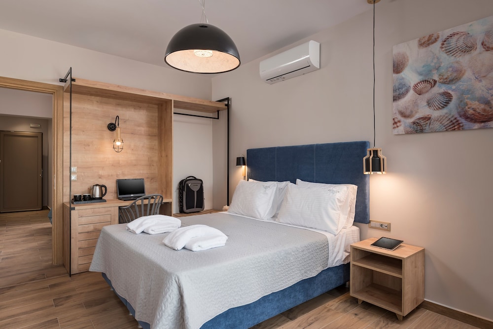 

Bologna - Platanias (Crete) - Aequor Luxury Rooms & Apartments