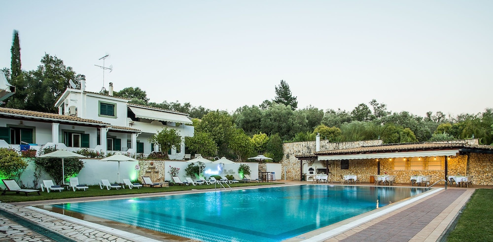 

Bologna - Paleokastritsa - Paradise Inn