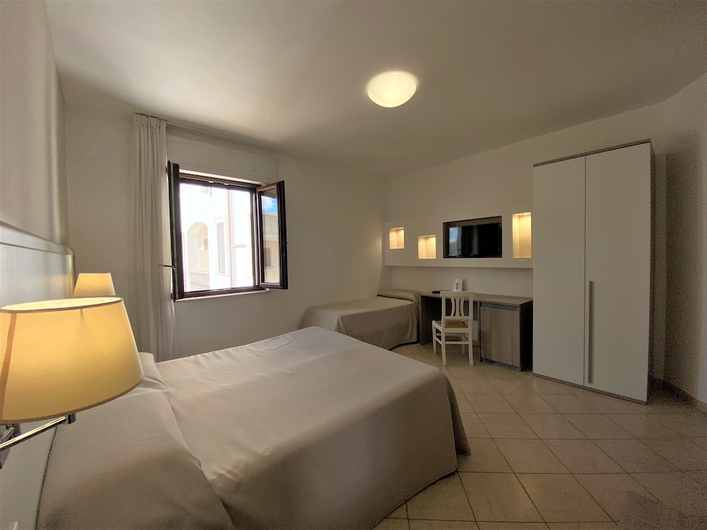 

Milano - Carovigno - Hotel Victoria
