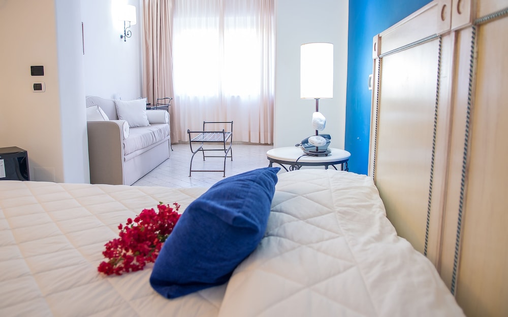 

Firenze - Isole Eolie, Sicilia - Hotel Villa Enrica - Aeolian Charme