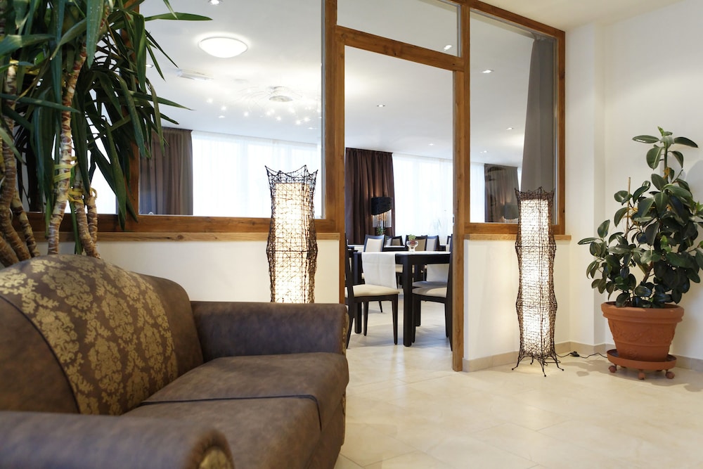 

Roma - San Lorenzo di Sebato - Hotel Amaten