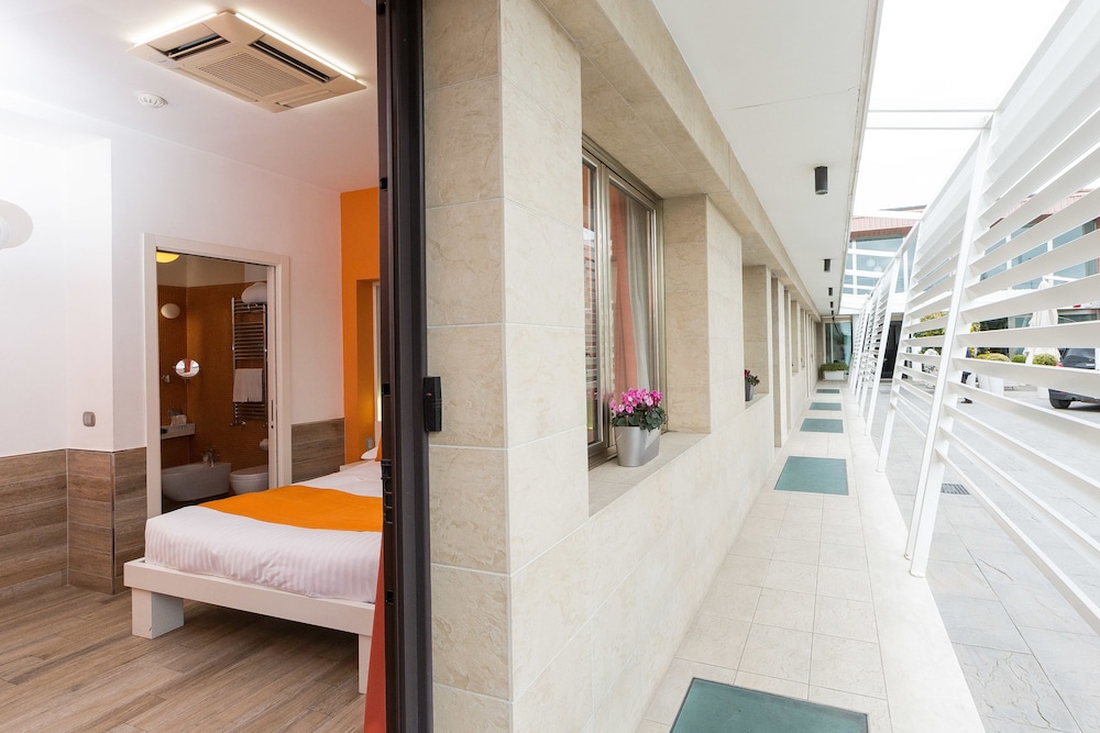 

Cagliari - Castel di Decima - JC Hotel