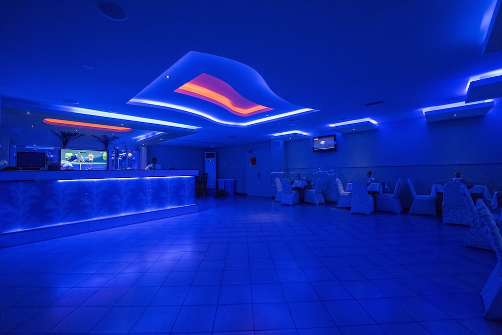 

Milano - Seeb - Al Bahjah Hotel