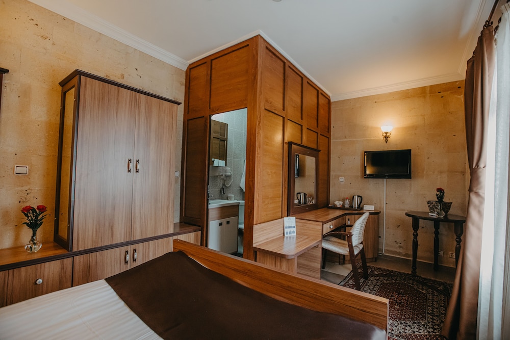 

Milano - Uchisar - Royal Stone Houses - Goreme