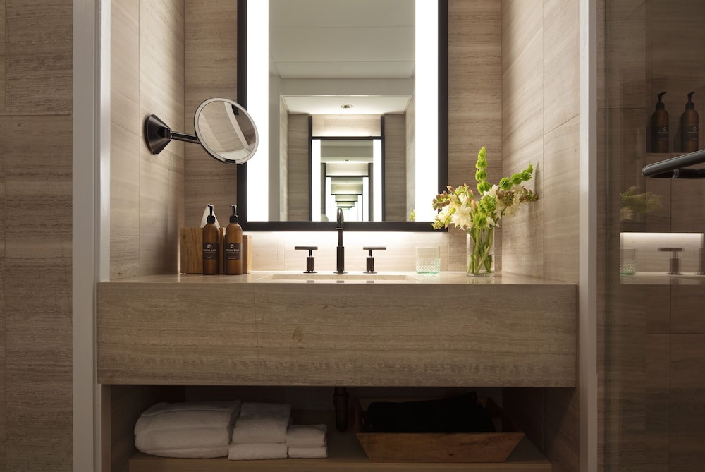 

Roma - Waikoloa - Mauna Lani, Auberge Resorts Collection