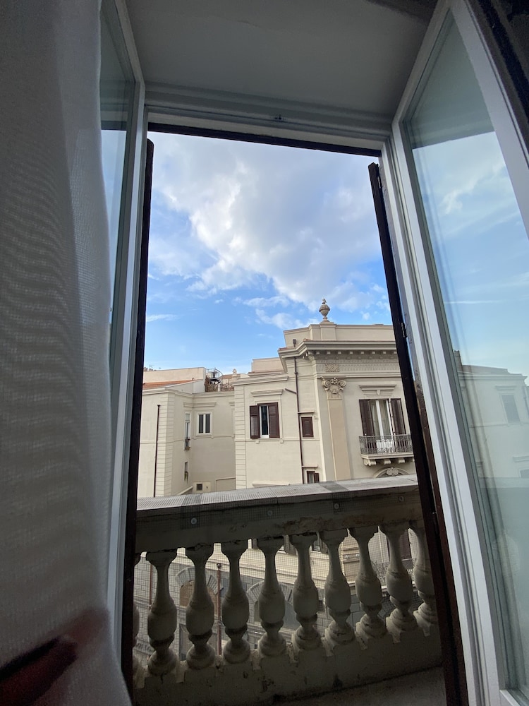 

Pisa - Palermo - 38 Aira Hotels