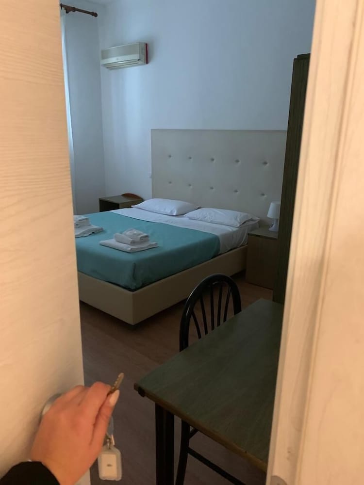 

Cagliari - Sicilia Ovest - Palermo, Cefalù,Trapani, San Vito, Mare Italia - 38 Aira Hotels