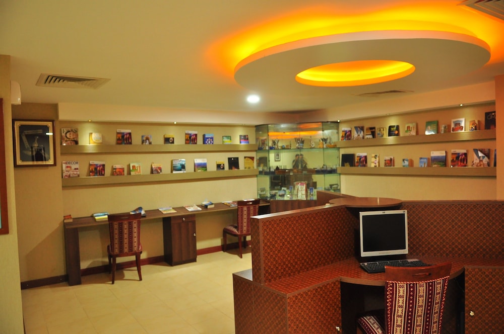 

Roma - Seeb - Al Bahjah Hotel