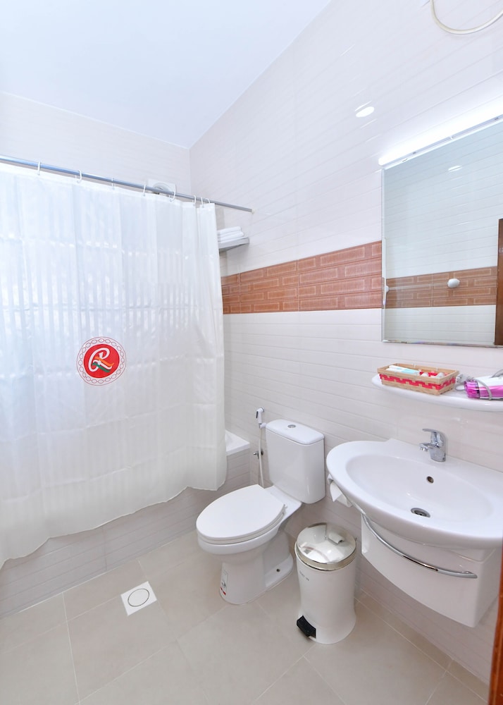 

Milano - Seeb - Al Bahjah Hotel
